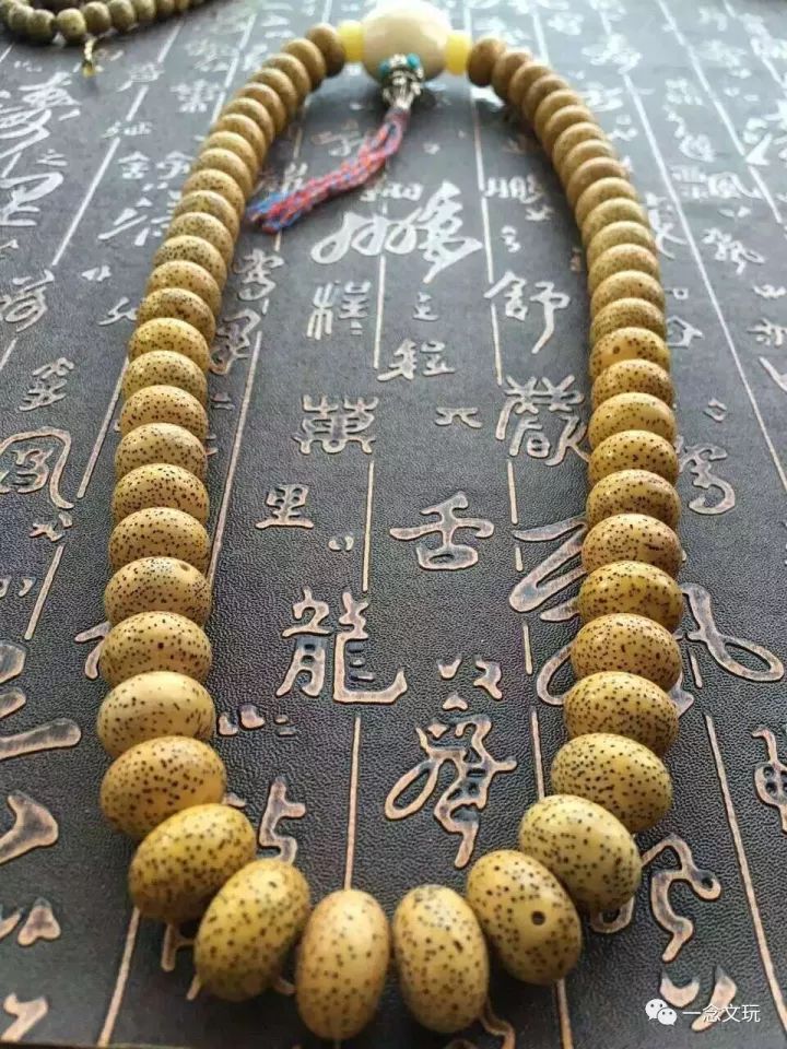 星月菩提灰透正确盘玩方法,星月菩提放黄了如何盘玩和保养