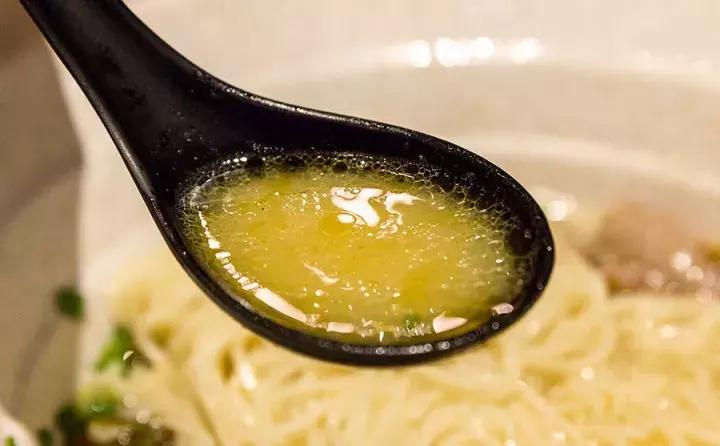 上海必吃榜第一名黄鱼面,上海50一碗的黄鱼面