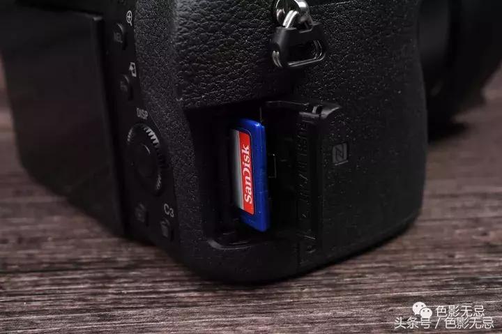 索尼超长焦黑卡rx10iii,索尼黑卡rx10m4相机入门