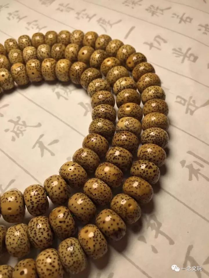 星月菩提灰透正确盘玩方法,星月菩提放黄了如何盘玩和保养