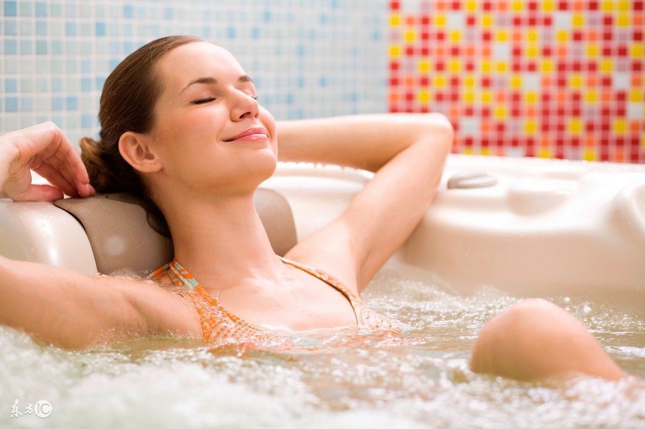 什么地方坐月子用草药洗澡,生完孩子不让坐月子