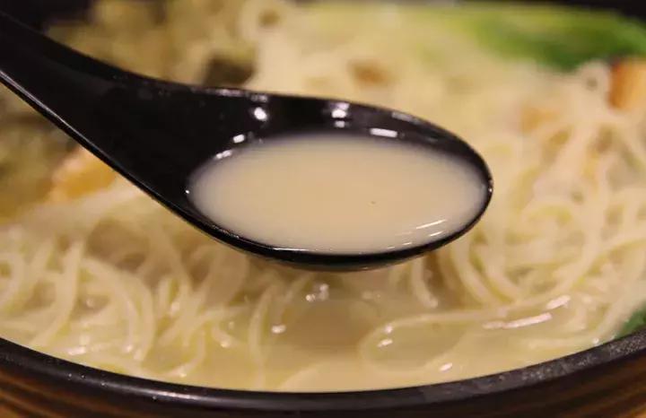 上海必吃榜第一名黄鱼面,上海50一碗的黄鱼面