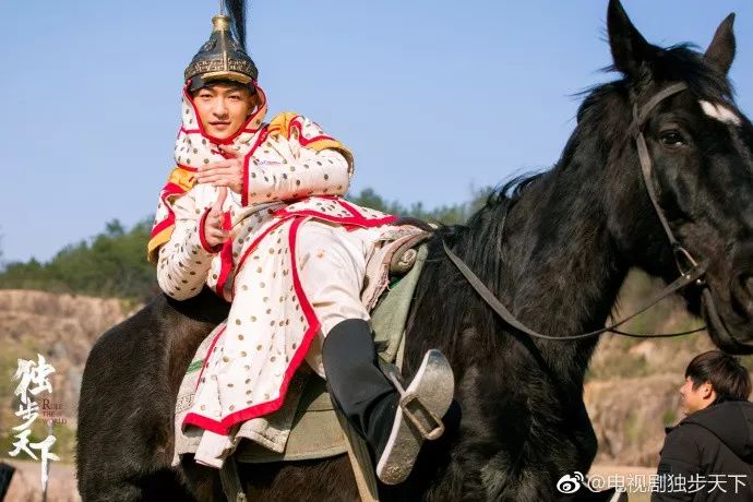 从秦始皇到皇太极，他演电视剧把历史学了个遍，可以转行当老师了