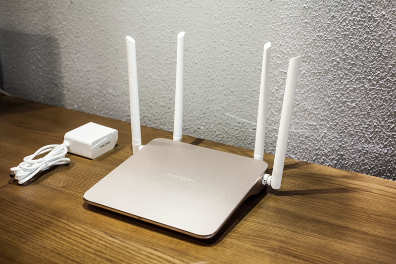 斐讯k2p和小米ax3600哪个好,斐讯k2p为什么有人说是神机