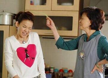 婆婆让娘家妈照顾月子怎么办,去婆家坐月子亲妈去照顾我怎么办