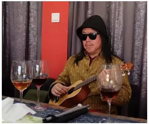 我孩子在XX琴行学了两年，啥都不会，那家琴行太垃圾了！