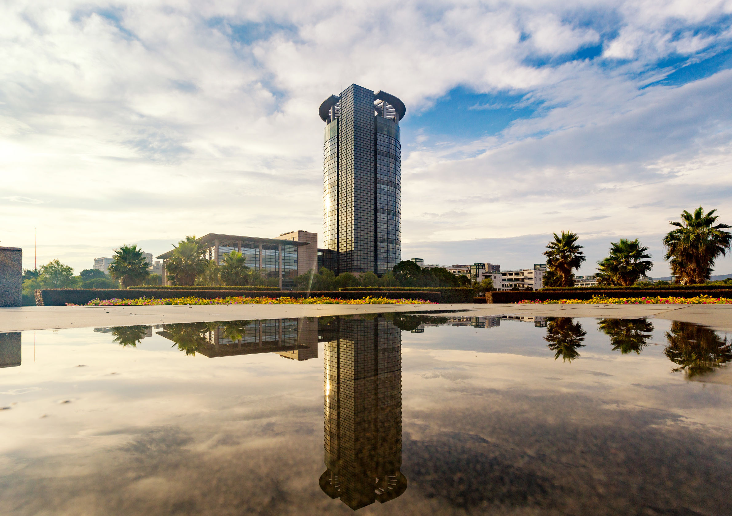 浙大是中国最厉害的大学吗,浙大是不是顶尖大学