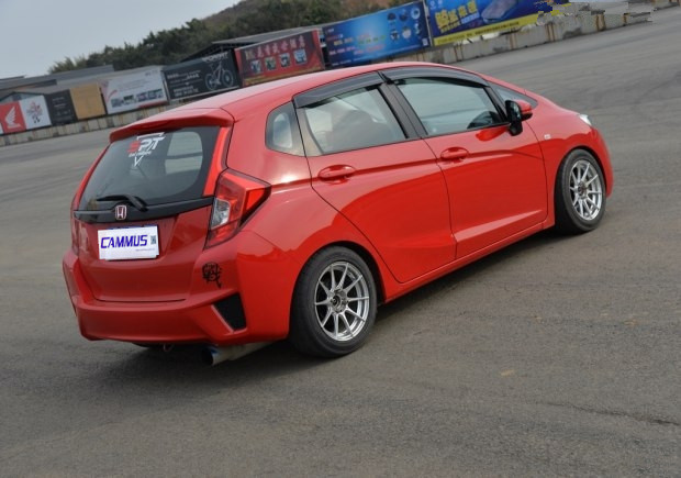 本田飞度改装gk5第一视角,本田飞度gk5排气推荐