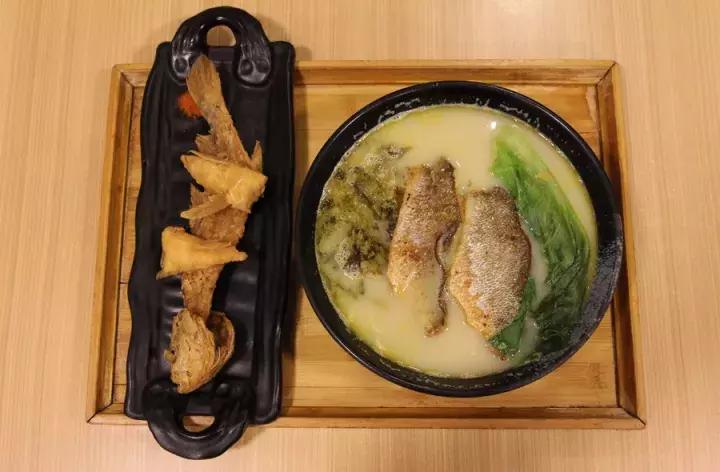 上海必吃榜第一名黄鱼面,上海50一碗的黄鱼面