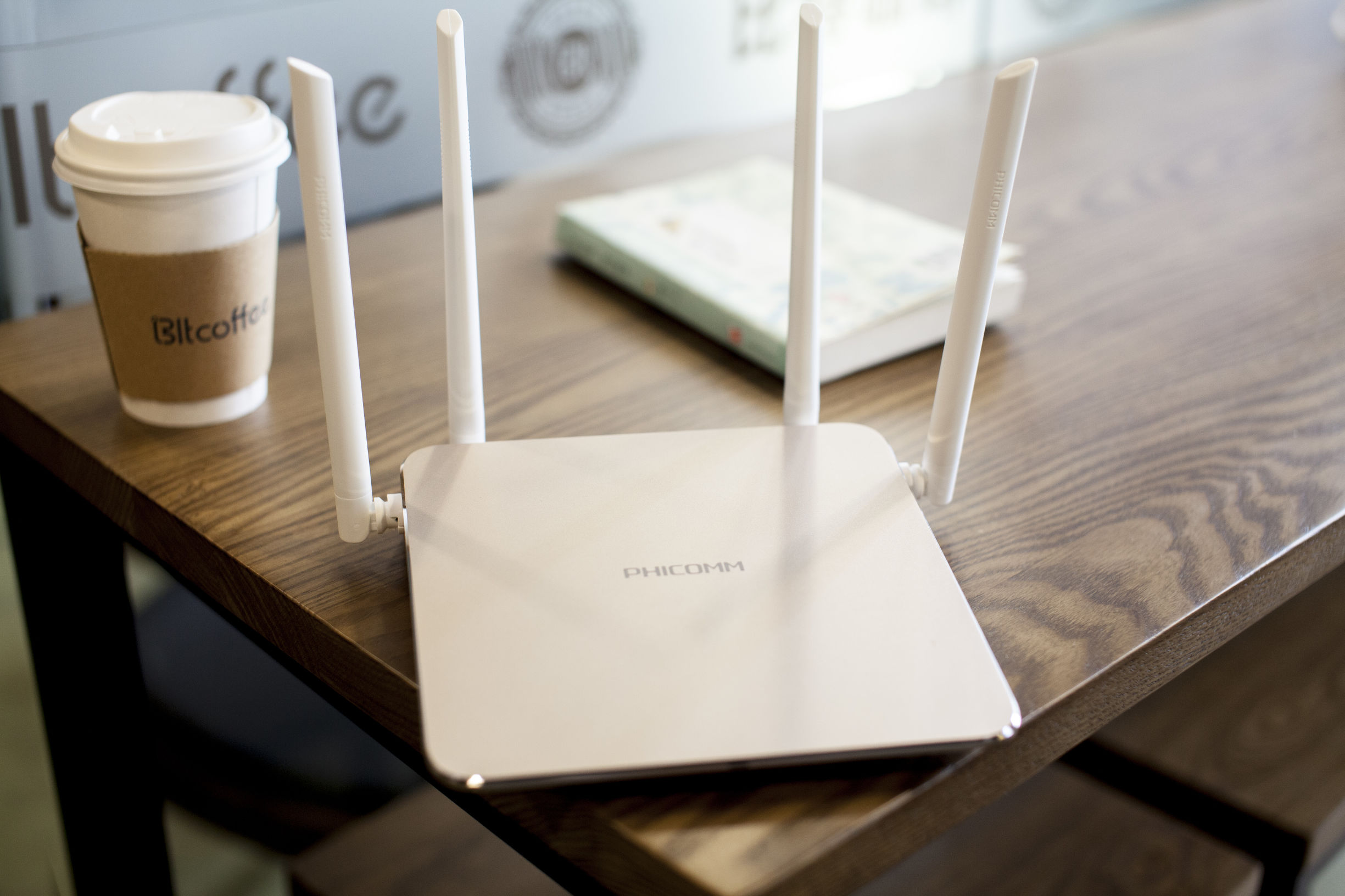 斐讯k2p和小米ax3600哪个好,斐讯k2p为什么有人说是神机