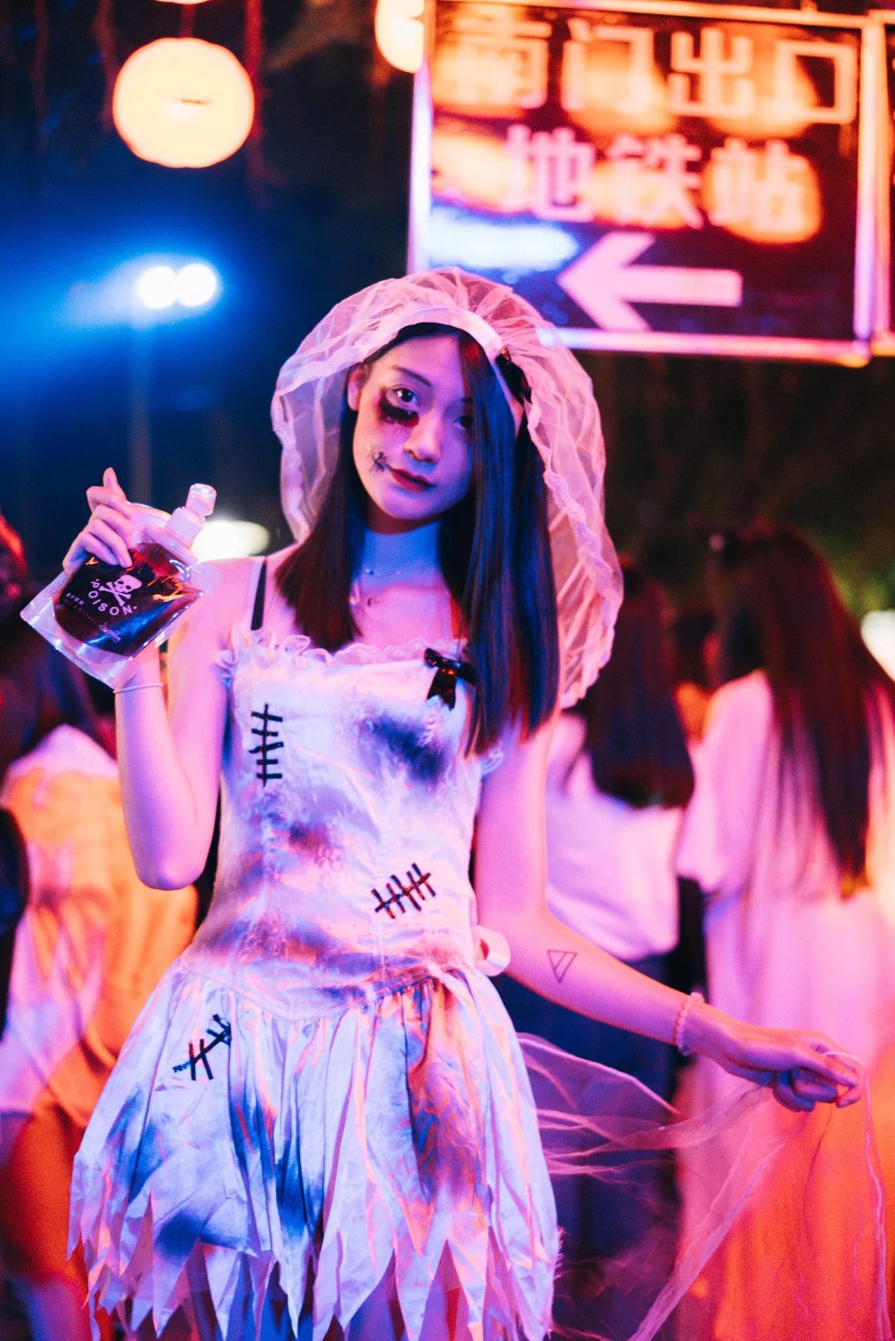 要说万圣节哪家强？这里可是连许巍都被吸引来一起“鬼”混了！