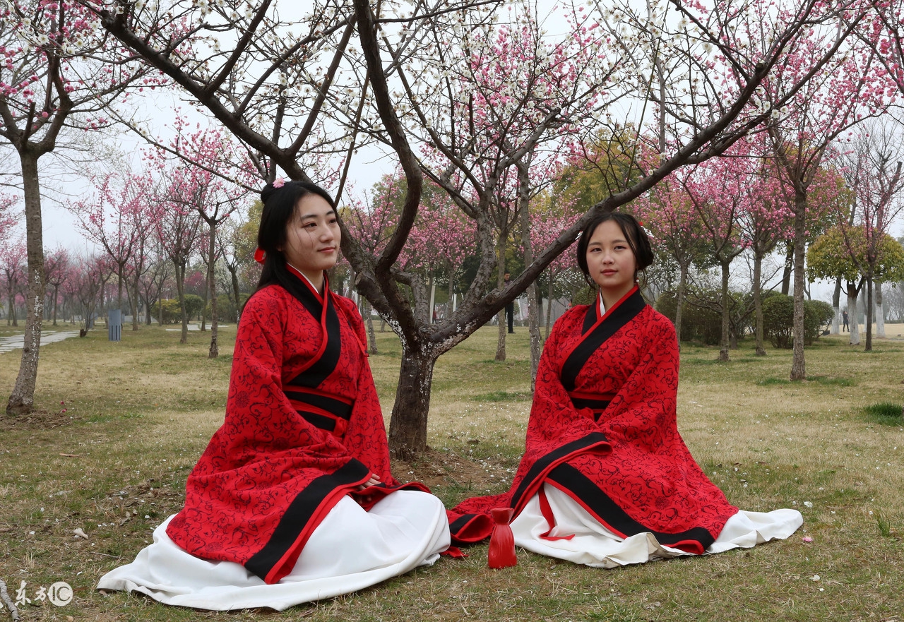 女生穿汉服洗衣服,适合二十几年龄穿的汉服