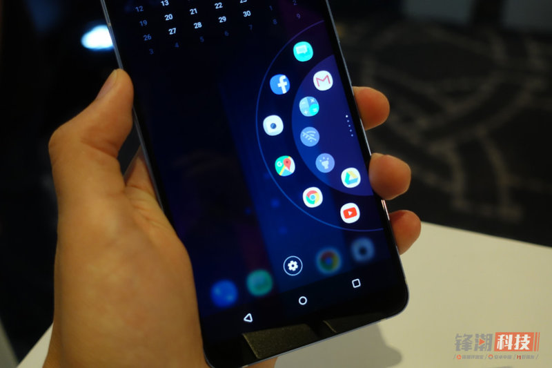 htcu11和htcu11+尺寸,htcu11和u11+哪个好