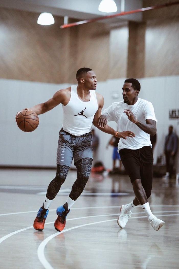 你说穿上这双球鞋如履云端，我是相信的