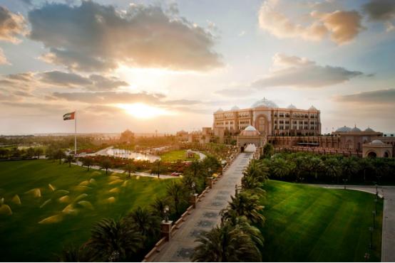 拥有多个世界之最的阿布扎比，土豪国也可以带上护照，说走就走了