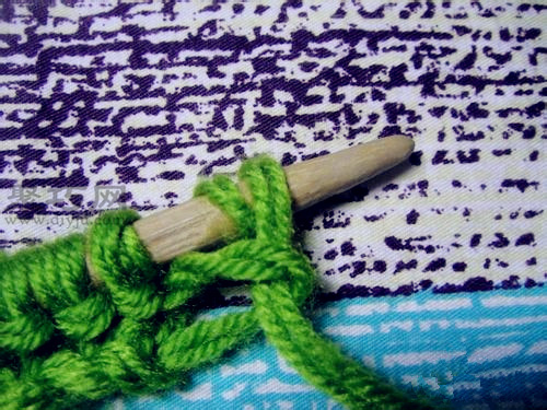 棒针编织简单的围巾新手教程,棒针围巾的编织教程最简单