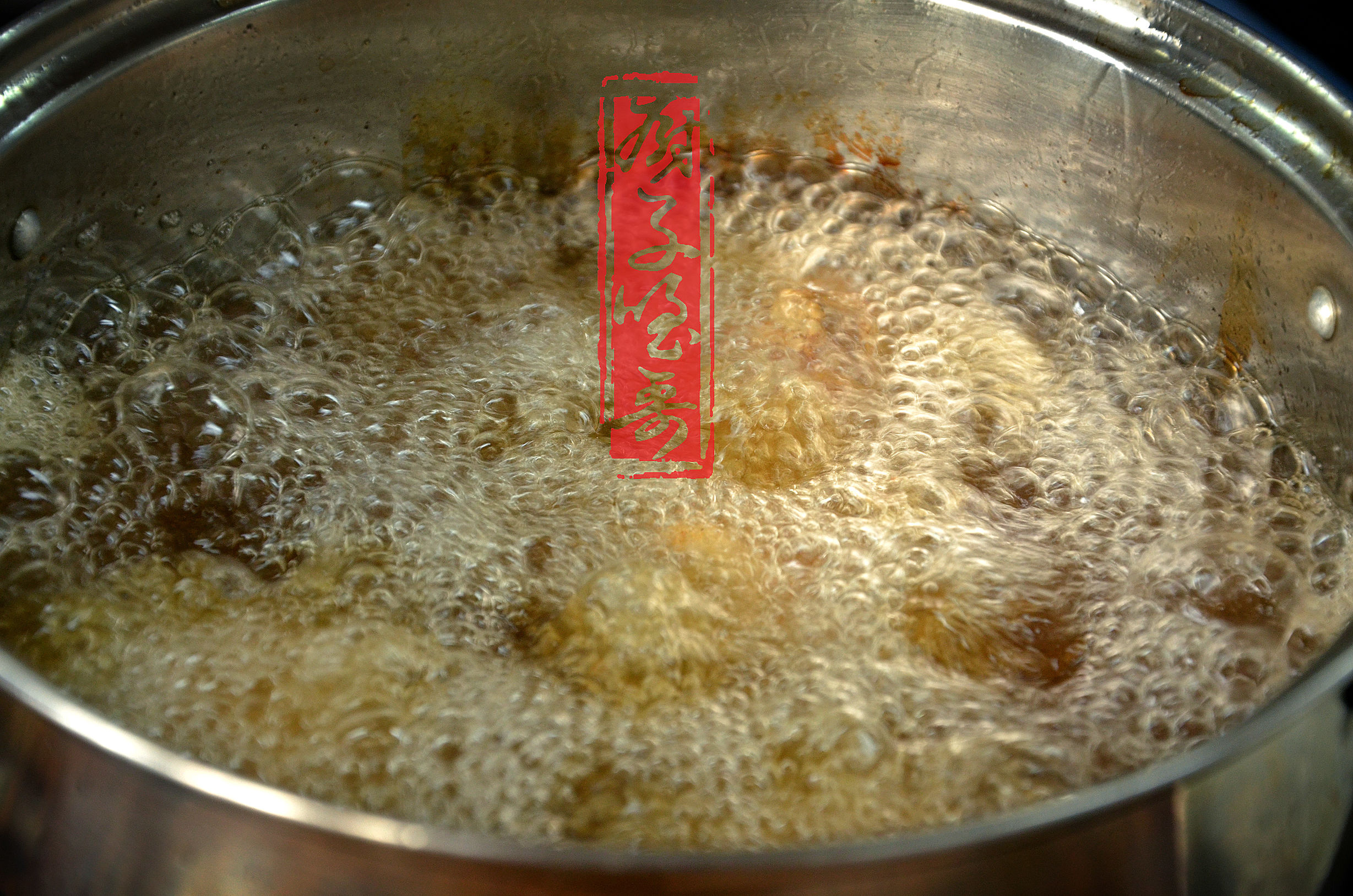 雷神都拿不动的锤子是什么锤子,雷神的第二个锤子是谁给的