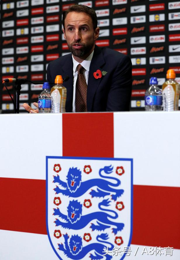 足球背后的故事,足球巨星的背景故事