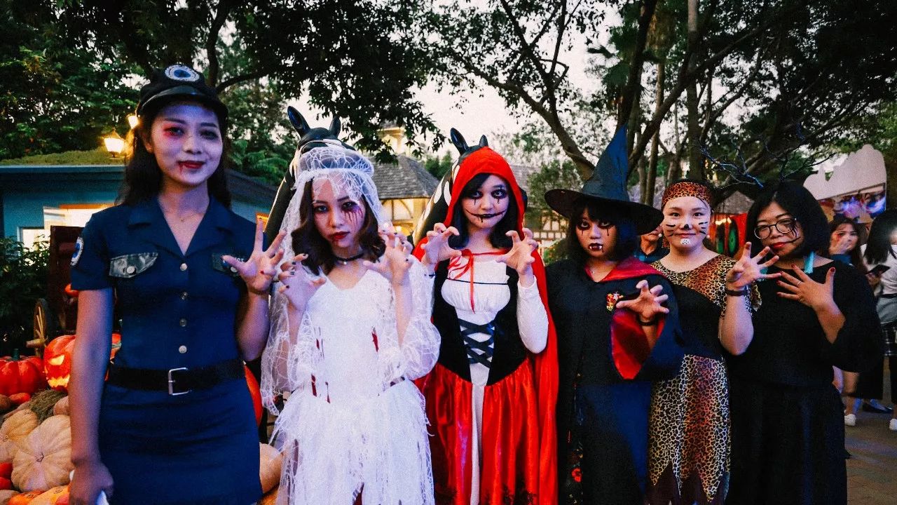 要说万圣节哪家强？这里可是连许巍都被吸引来一起“鬼”混了！