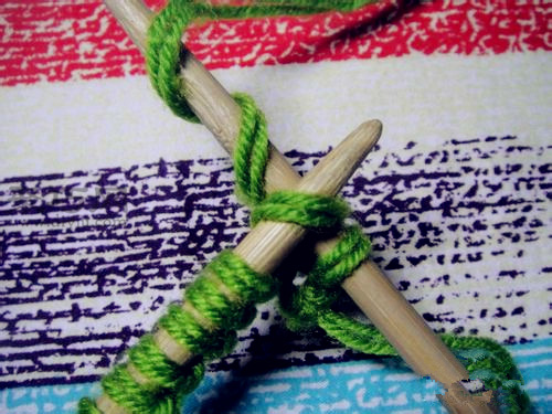 棒针编织简单的围巾新手教程,棒针围巾的编织教程最简单