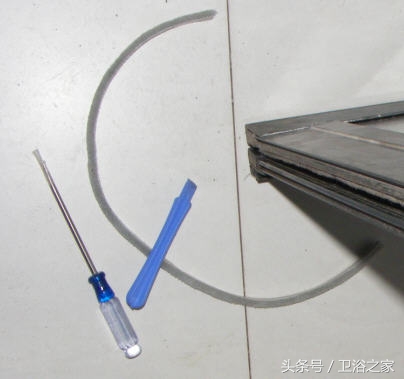 浴室窗户漏风怎么解决好,门窗漏风怎么补救视频教程