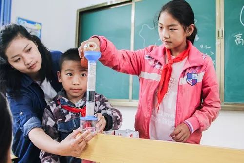 没有课本和作业，还能畅玩“大富翁”！这堂课孩子们究竟学到了啥