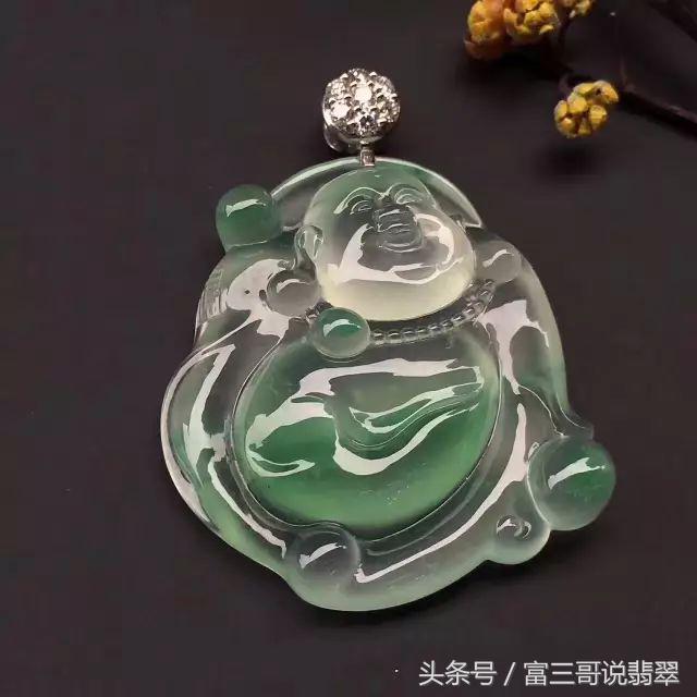 翡翠戴身上发热是什么原因,翡翠戴着变黑怎么回事