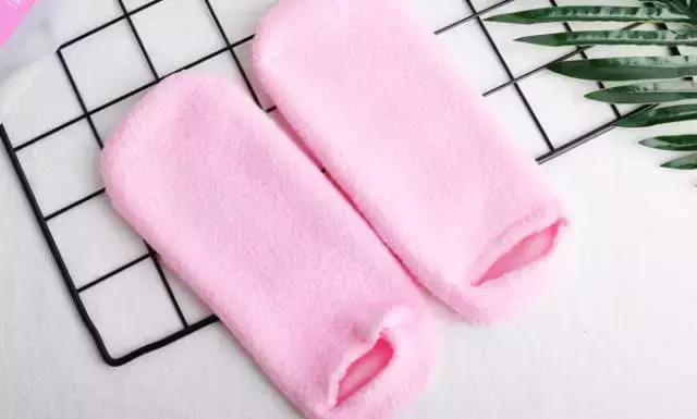 唇色深还有唇纹,手脚皲裂还干燥,唇膜手膜足膜最全种草!