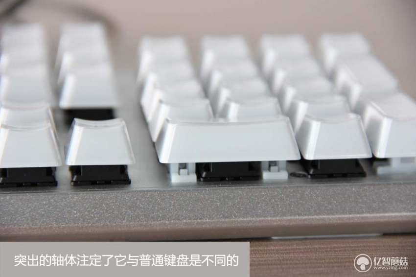雷神机械键盘实测,雷神白幽灵键盘