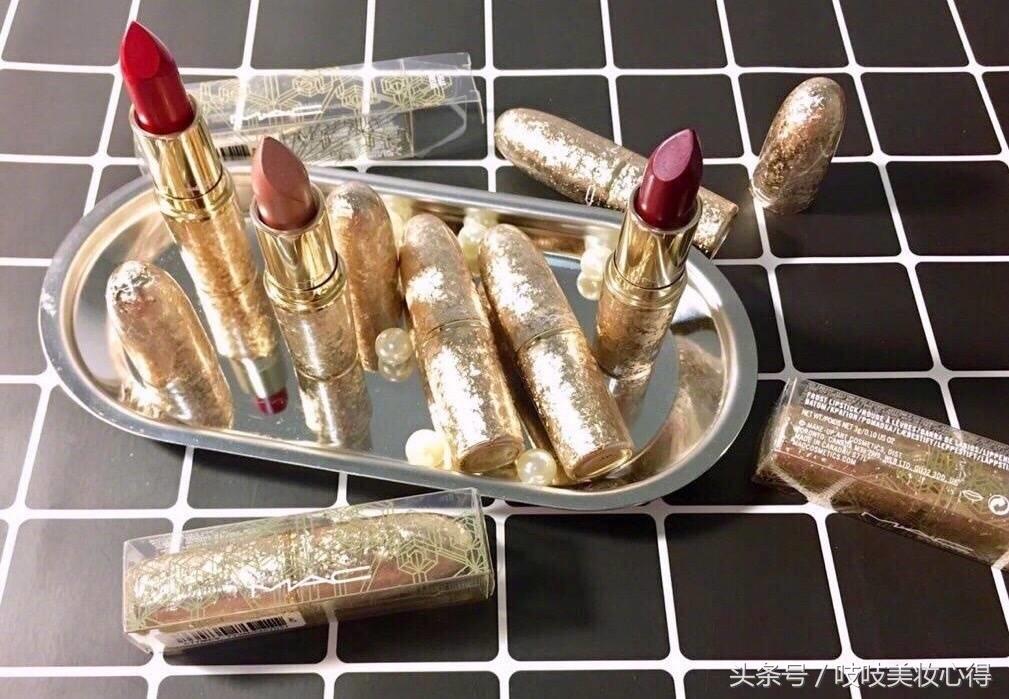 少女心的圣诞限量彩妆大PK，快把你们的钱包捂好！