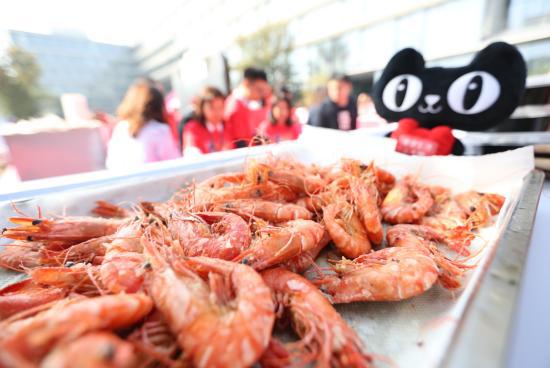 超级燃！天猫联合十国大使馆请全国人们吃饭，全场high到爆