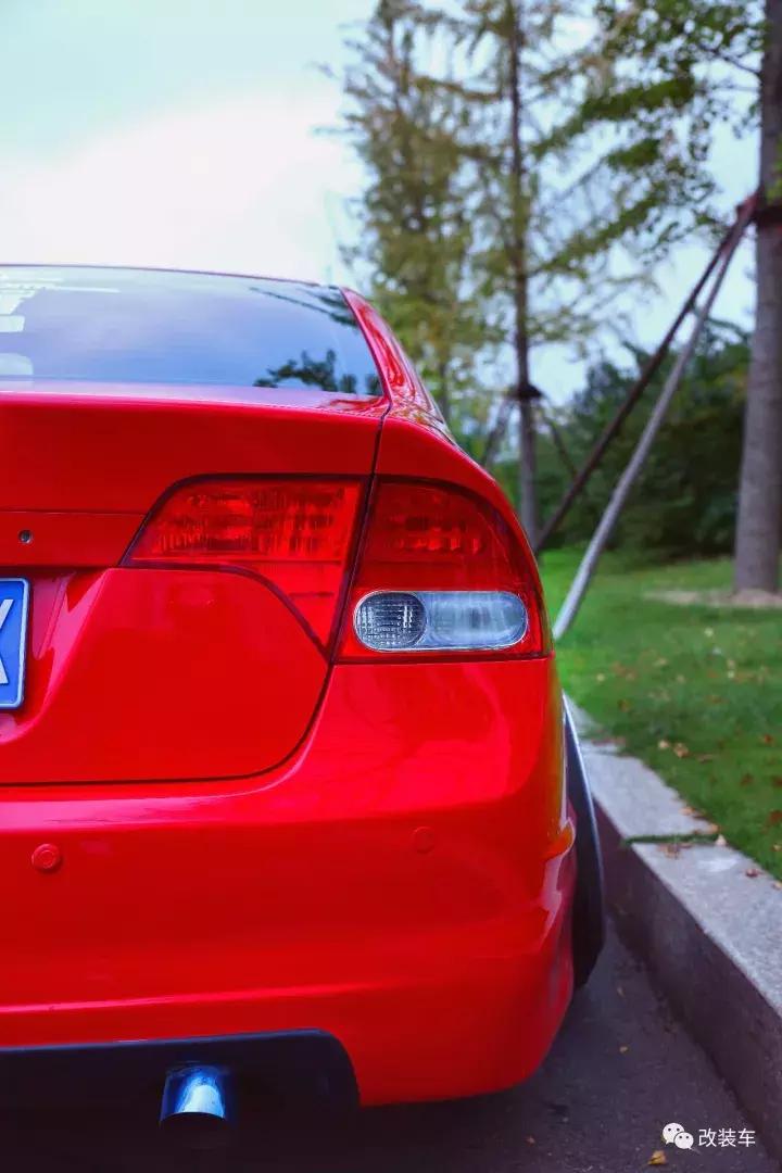 哪一年的8代思域适合改装,本田思域越来越帅
