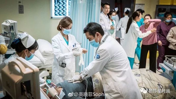 这一次，医疗电视剧可不止是医生们在谈恋爱了！
