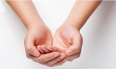 烫伤了如何快速处理缓解疼痛,小孩烫伤怎么处理才能快速恢复