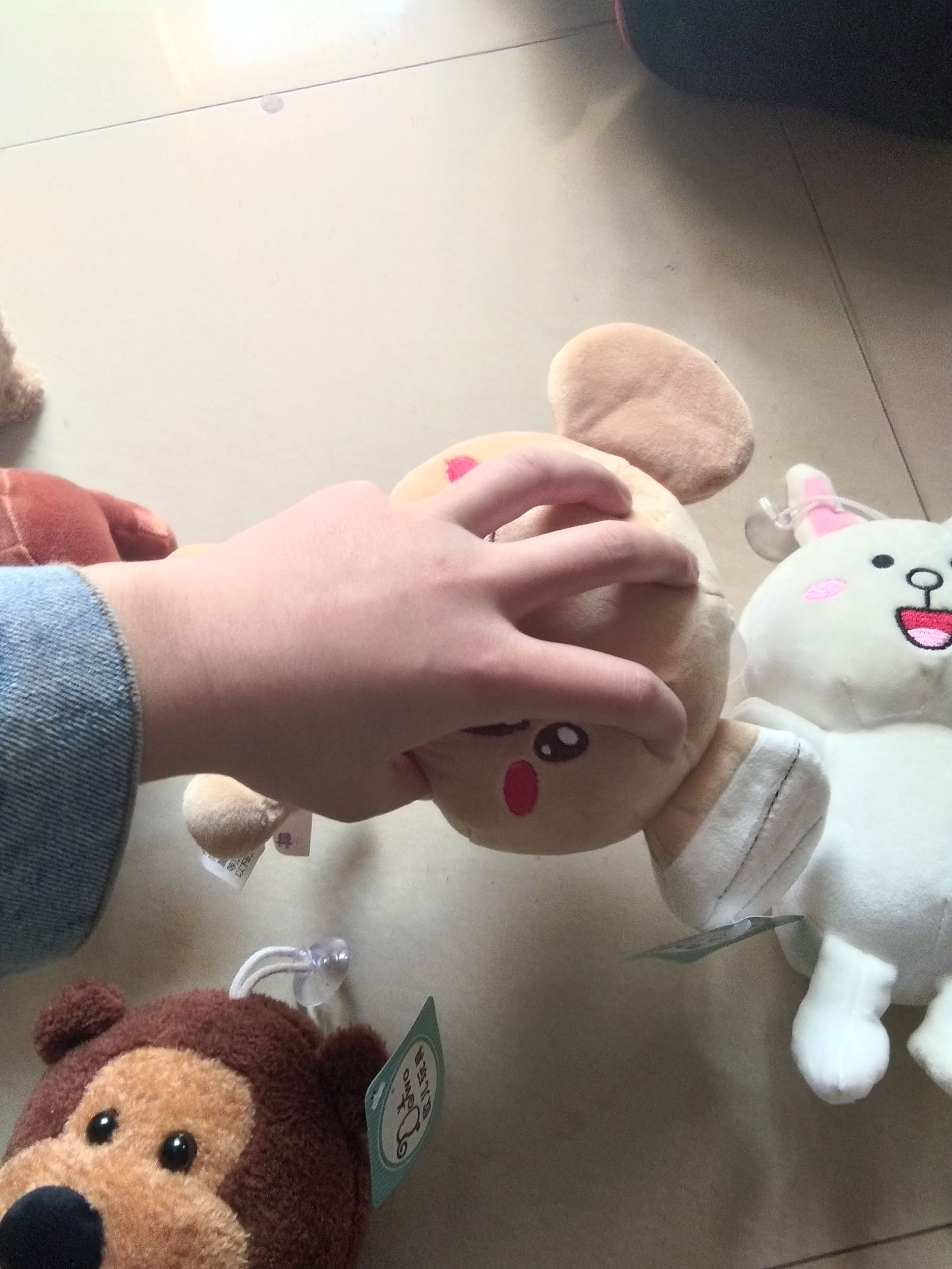 抓娃娃不用钱就能抓到的技巧,10元抓娃娃最好的方法