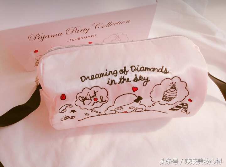 少女心的圣诞限量彩妆大PK，快把你们的钱包捂好！