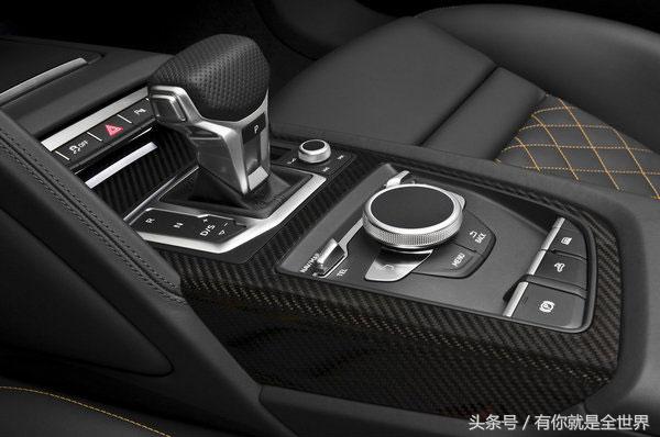 奥迪audir8黑武士,AudiR8敞篷版