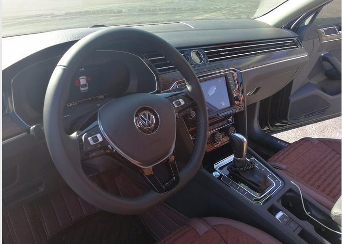 迈腾380尊贵哪里有现车,迈腾380尊贵版车展