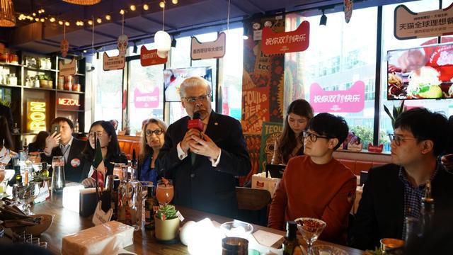 超级燃！天猫联合十国大使馆请全国人们吃饭，全场high到爆