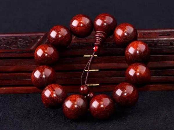 印度尼西亚小叶紫檀手串怎么盘,小叶紫檀手串最正确的盘玩方法
