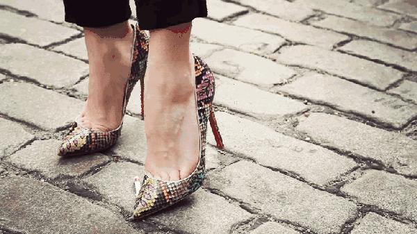 40岁秦岚的腿,秦岚四十岁的少女感