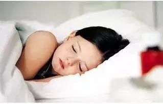 小孩睡觉牙齿咯咯响是有蛔虫吗,小孩睡着了牙齿咬得咯咯叫