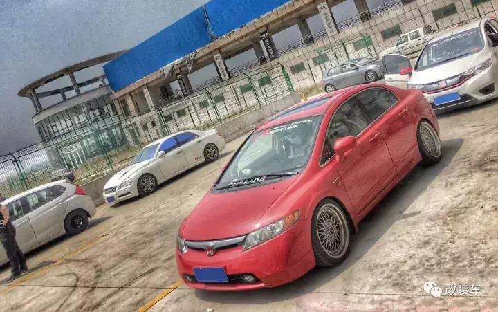 哪一年的8代思域适合改装,本田思域越来越帅