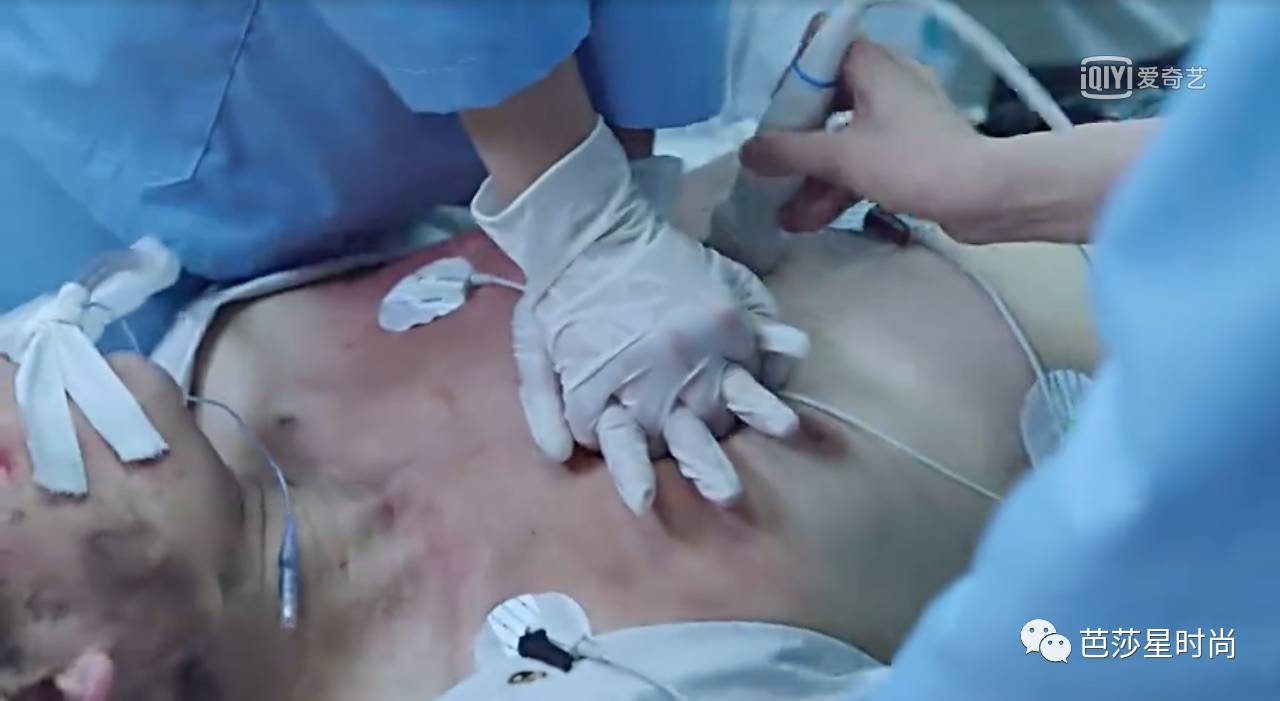这一次，医疗电视剧可不止是医生们在谈恋爱了！