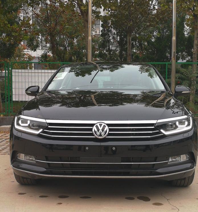 迈腾380尊贵哪里有现车,迈腾380尊贵版车展