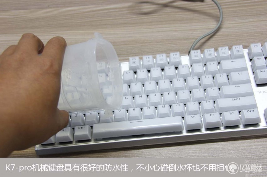 雷神机械键盘实测,雷神白幽灵键盘