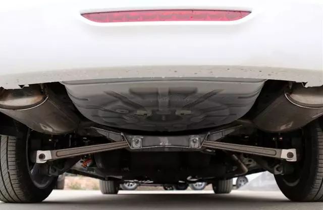 比亚迪新款秦100一公里7分钱,纯电动航里程100公里,完爆荣威ei6