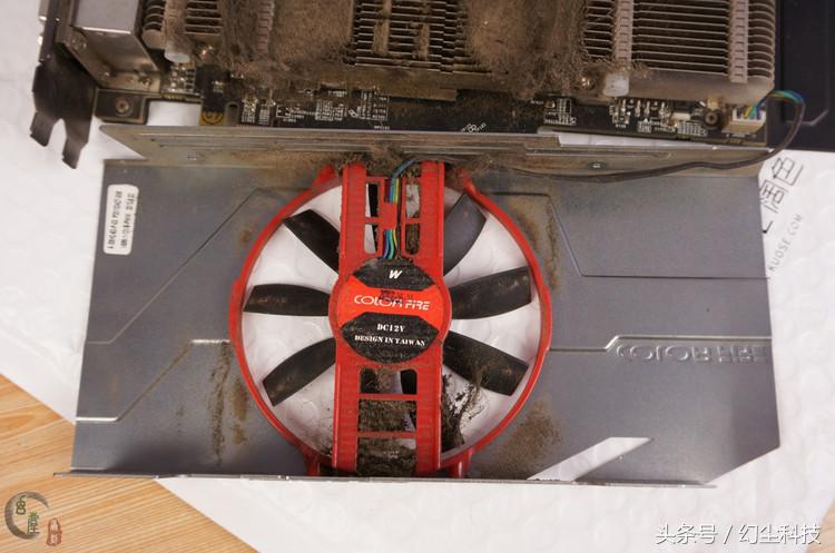 以前不太喜欢用机箱,显卡变成了吸尘器,除尘又花时间又费力