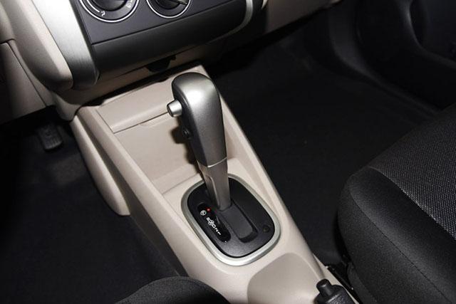 二手骐达与飞度哪个更值得买,日产骐达手动挡二手车值得买吗