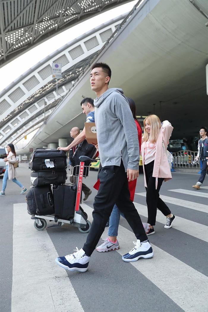 cba郭艾伦转会了吗,cba球员郭艾伦都穿哪些鞋